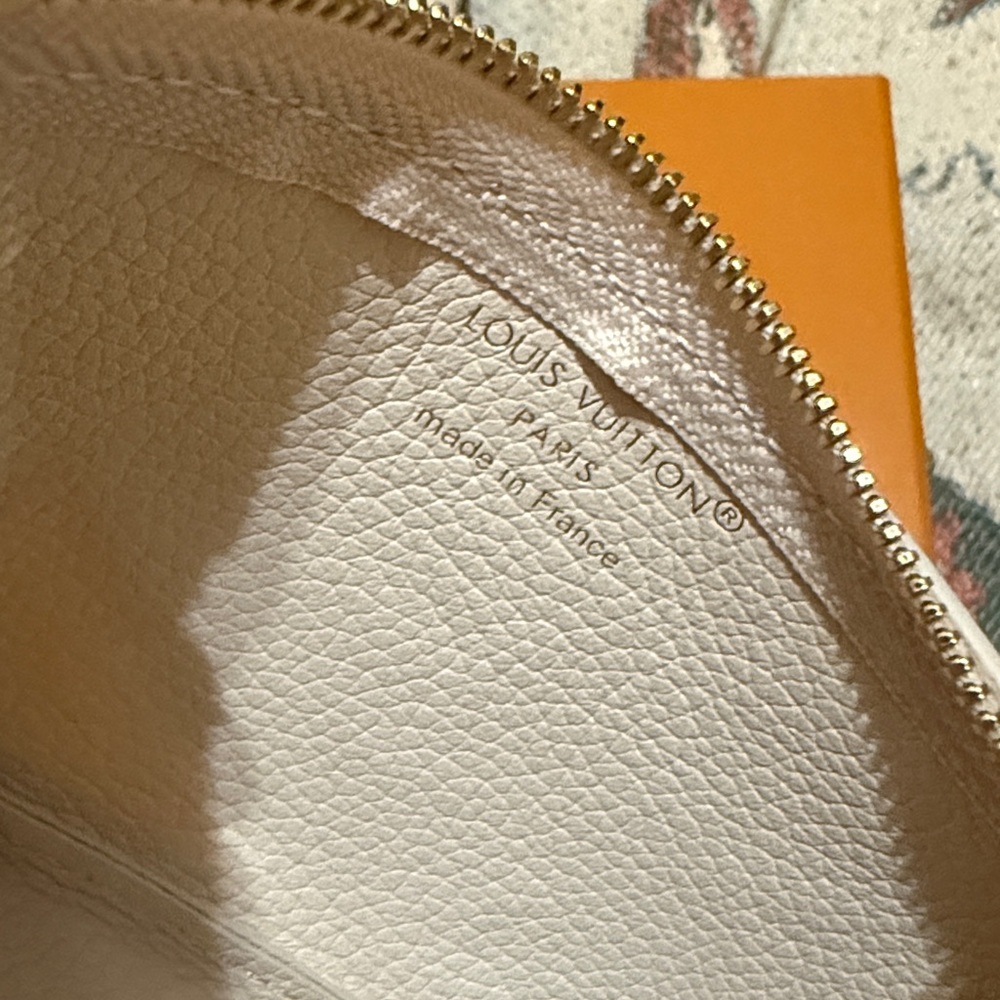 Louis Vuitton Key Pouch - Picture 4 of 5